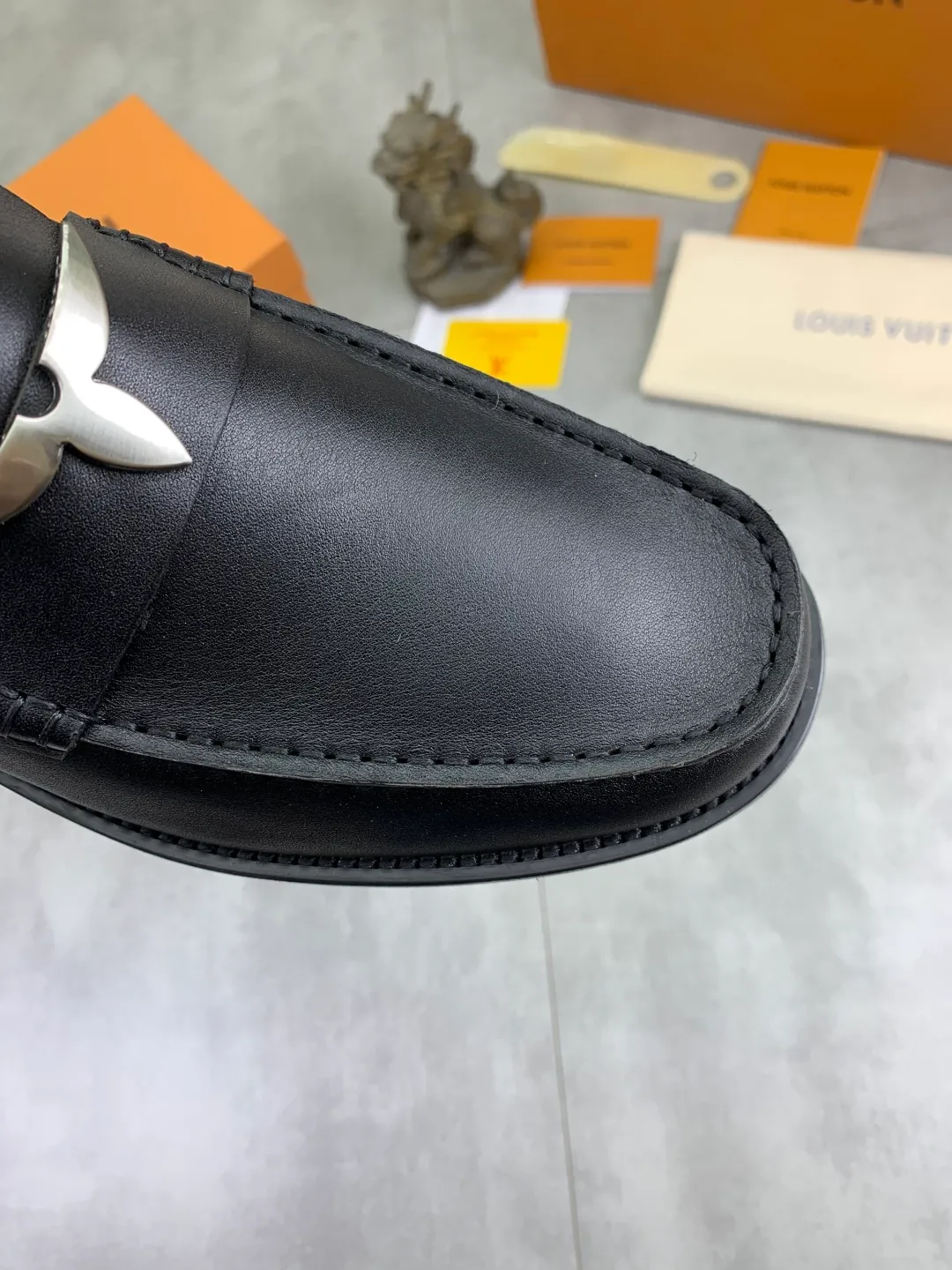 Men's men's shoes 💰P542 New style 💶[LOUIS VUITTON] Water-dyed Niuli Original order New style 🍀LV Louis Vuitton *——Top version of LV classic leather shoes! Made of imported original calfskin, original leather side strips and wear-resistant high-end rubber outsole! High quality products! Color: 3️⃣optional Size: 38-44 (45 customized)